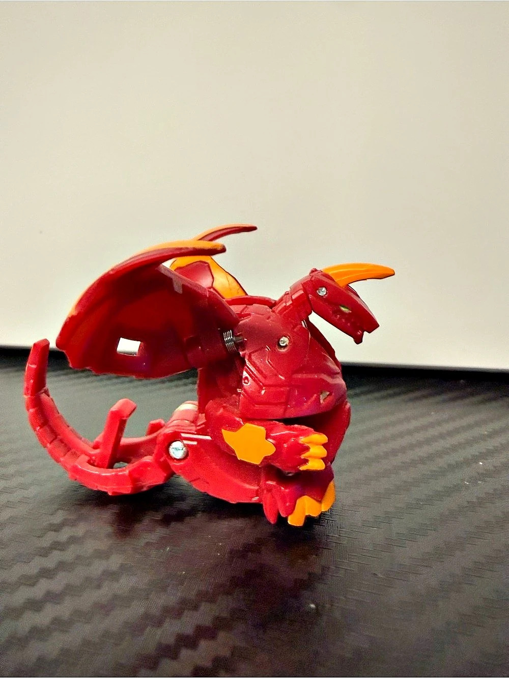 Bakugan Pyrus Dragonoid Ultra B200 Red Orange Dragon Battle Planet